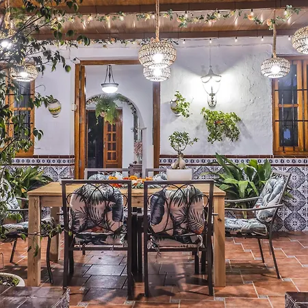 Cubo's Noches De Luna House